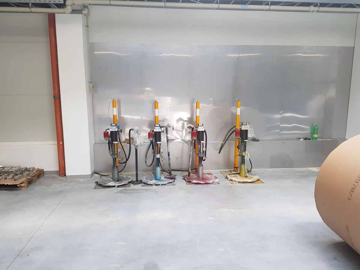 Pumpeninstallation für die automatische Farbversorgung in Milovice.