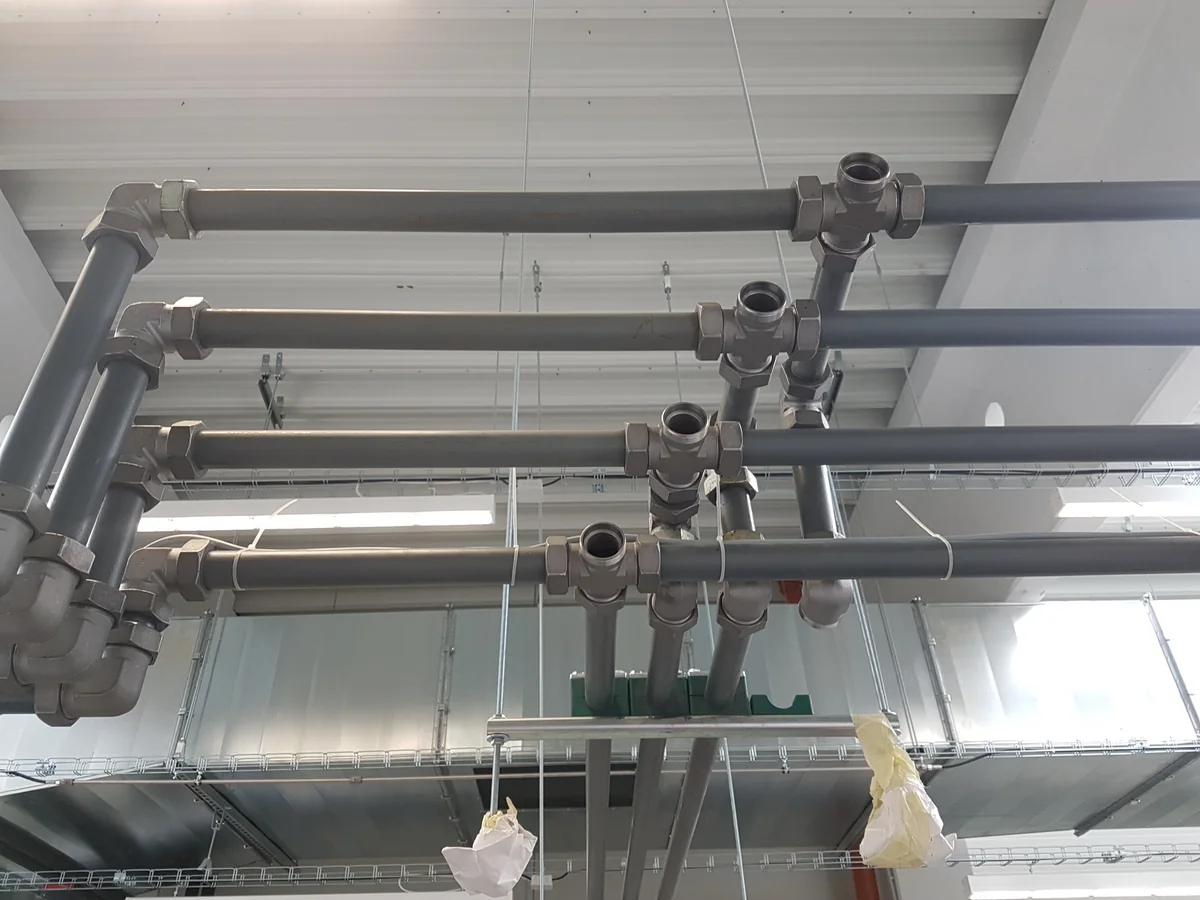 Branch connections of the pressure-fed ink distribution in Milovice.